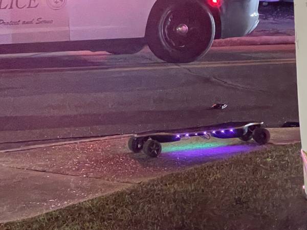 7:33 PM    Electric Skateboard Strikes Dothan Police Car