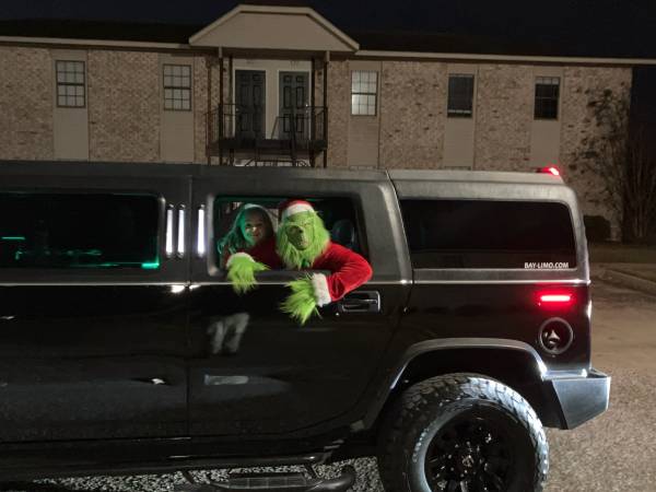 8:21 PM.  The GRINCH was Traveling Around Town