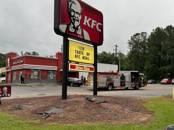 6:06    Structure Fire Dispatched KFC Ross Clark Circle and Third Avenue