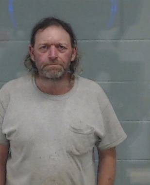 Two Chipley Residents Arrested for Trespassing and Larceny