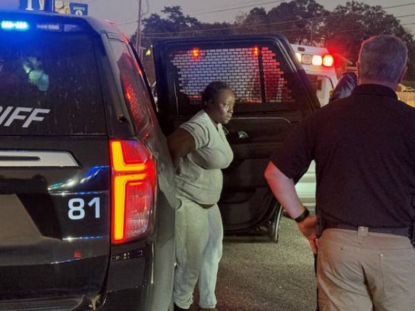 6:41 PM   Chase From Florida Into Alabama Ends In Front of Walmart