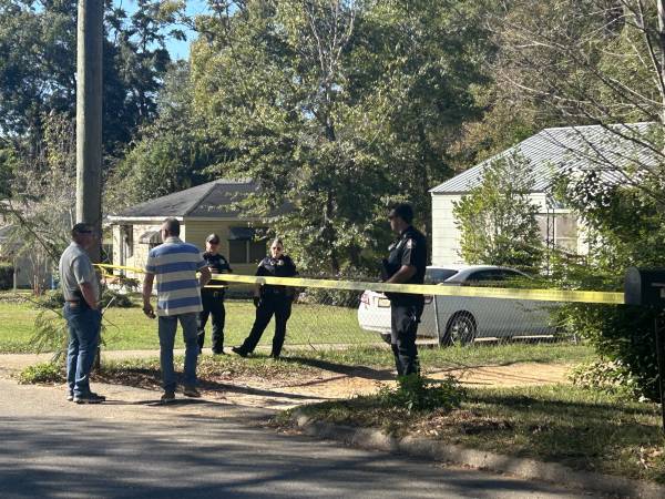 10:32 A.M. UPDATE: DOTHAN: Police identify two men dead on South Park Ave.; investigation ongoing